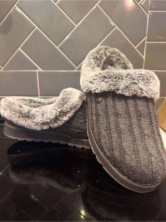 BOBS from Skechers Shoes - Sketcher BOBS Keepsakes Ice Angel fuzzy slippers slip on clogs. Women’s 8.5 NWT